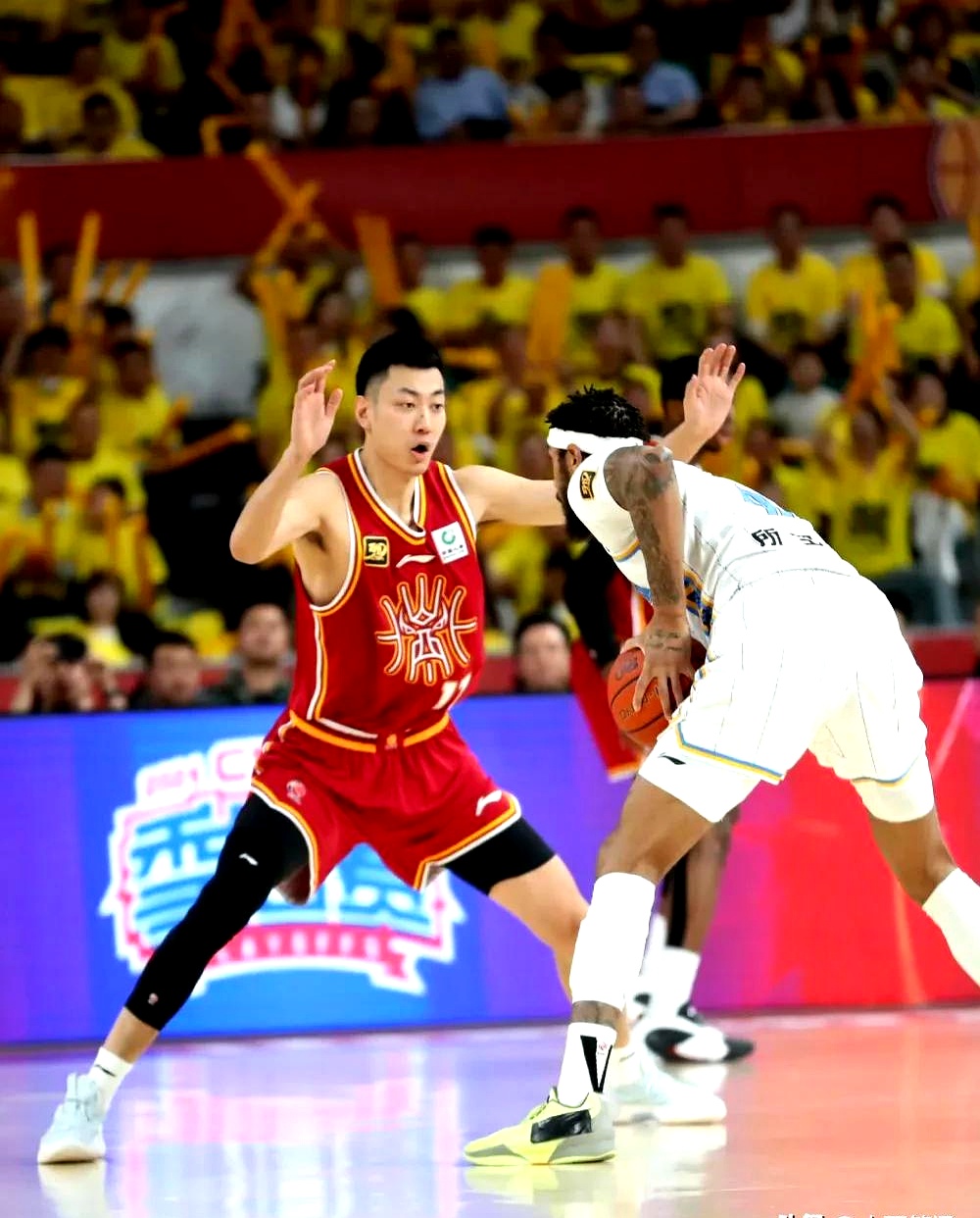 开云APP-赛地聚焦——德甲赛前热度飙升，山东男篮强势反弹，震撼外界，资深球员宣示担当的简单介绍